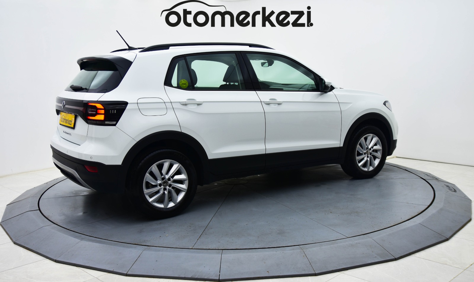VOLKSWAGEN T-CROSS 10